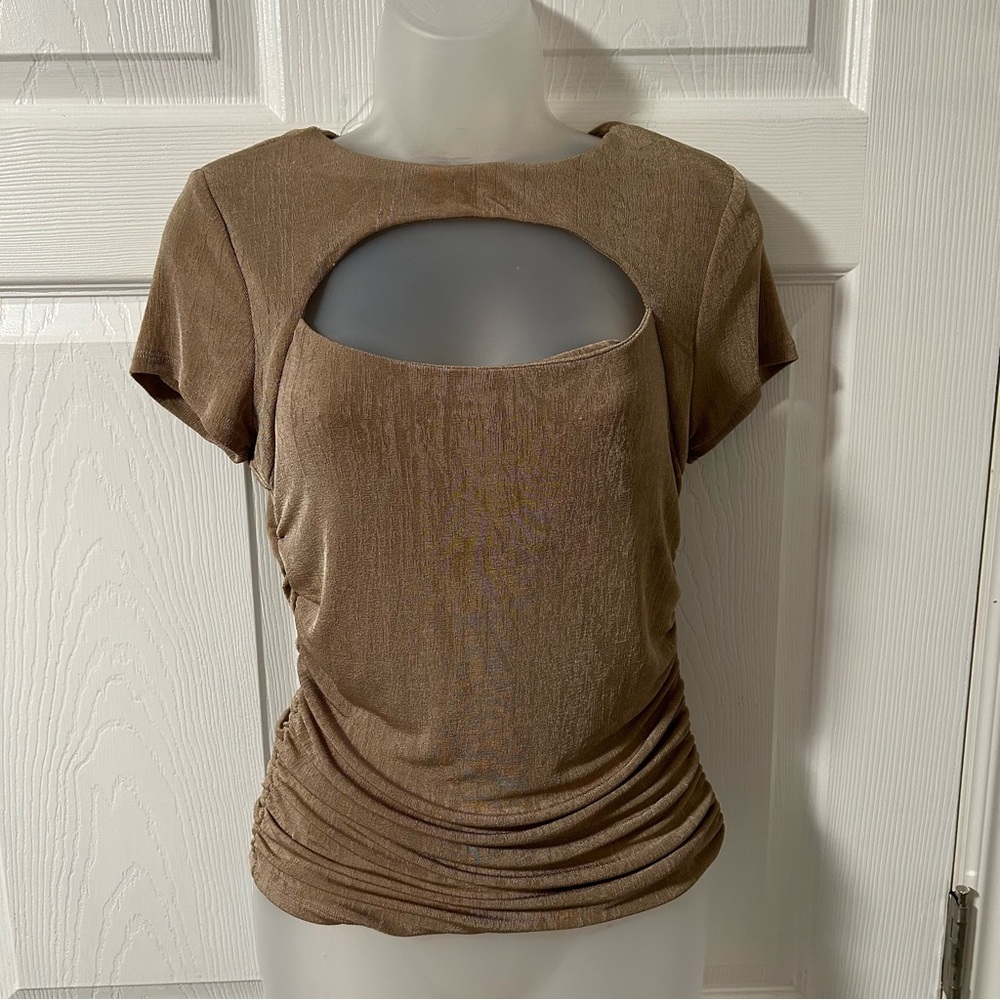 New with tags. Keyhole blouse
